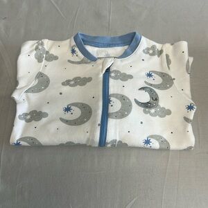 Tuffy - White and Blue Onsie sleeper with moon and cloud design